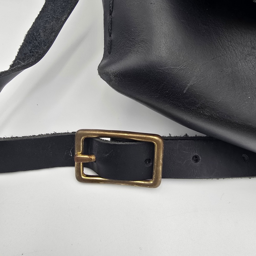 Eleven 10 Leather Crossbody Bag Black Adjustable Strap Brass Hardware - Picture 7 of 13